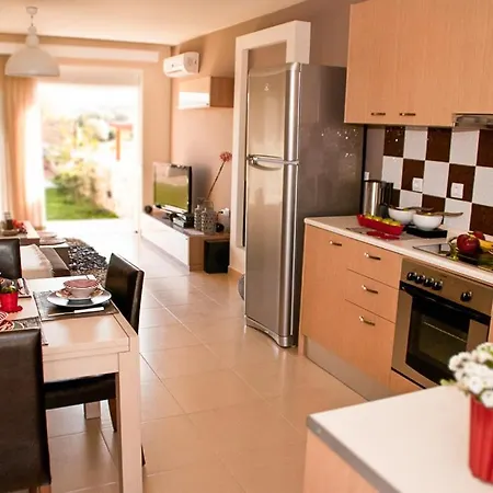 Next To Haraki Beach , Taverns Bars & 10 To Lindos Villa *