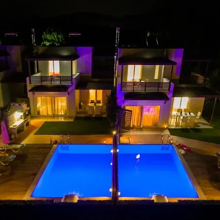 Next To , Taverns Bars & 10 To Lindos 哈拉奇