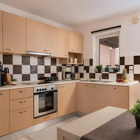 Next To , Taverns Bars & 10 To Lindos 别墅 哈拉奇