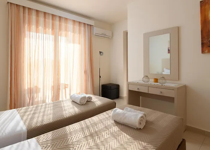 Next To , Taverns Bars & 10 To Lindos 别墅 哈拉奇