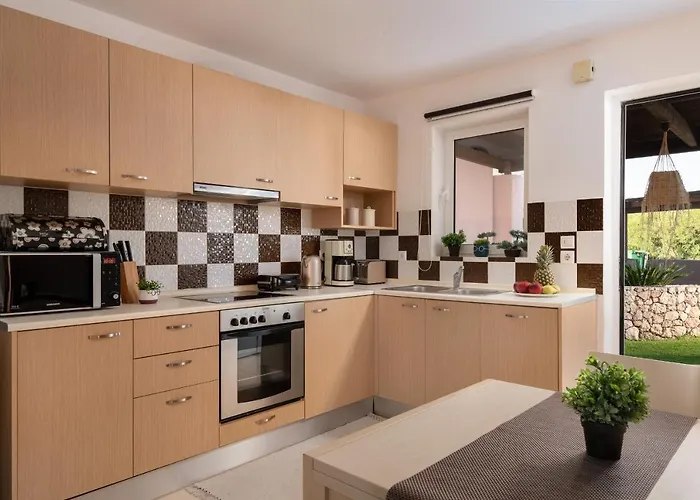 Next To , Taverns Bars & 10 To Lindos Villa Haraki